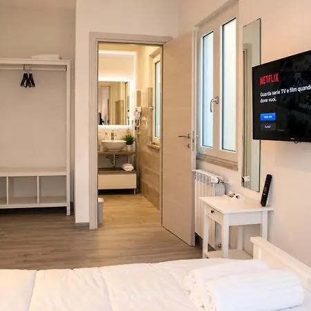 Roman Sunrise Rooms